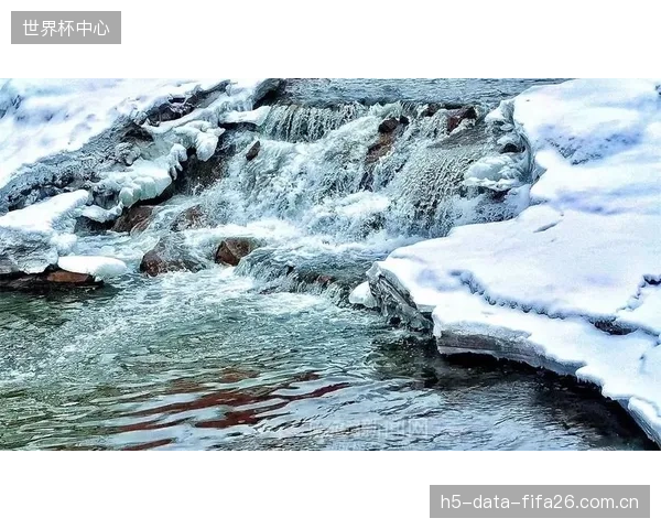 报告显示：国内近65%高海拔雪场挡雪墙锚固深度不足，未充分计入10年一遇的冻融层变化